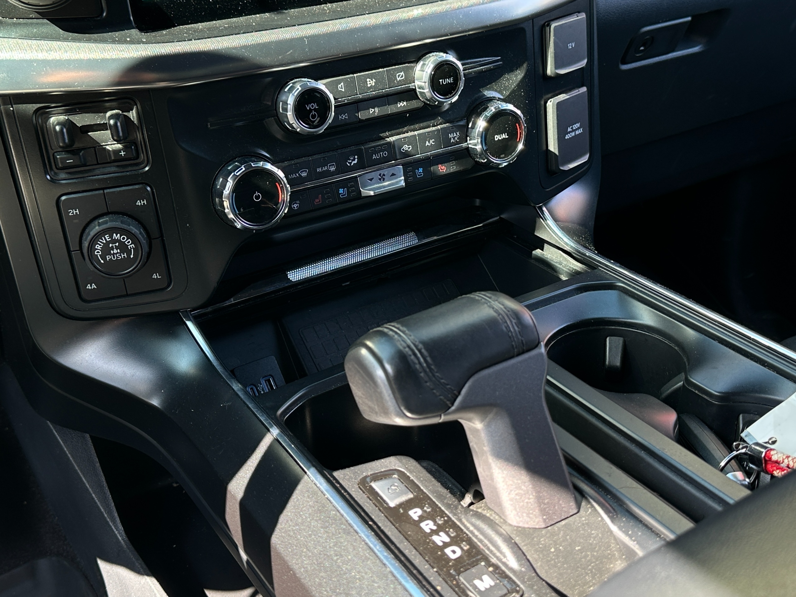 2022 Ford F150 - Image 12